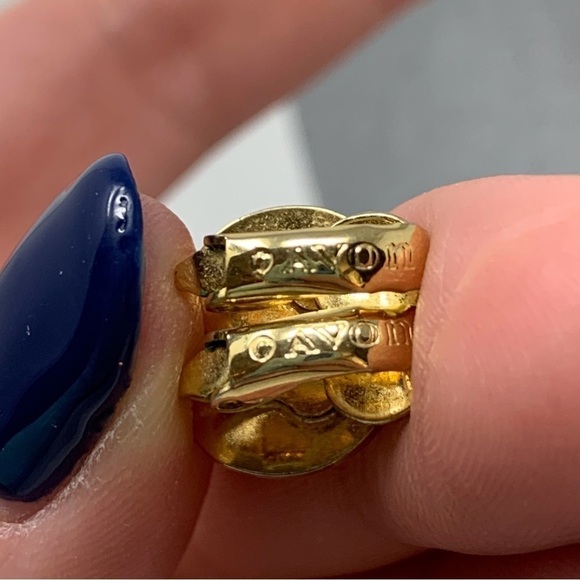 Avon Oval Gold Toned Sunburst Clip On Earrings With Rhinestone - Picture 6 of 7